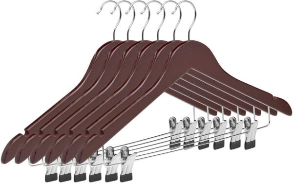 612BsN03ohL._AC_SL1000_.jpg COM-FORT HOUSE | Percha de Madera con Pinzas de Metal | Color Nogal | Diseño Elegante | Gancho de Acero Inoxidable Giratorio | Pack de 12 Unidades de 45cm | Muescas para Tirantes |