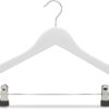 614UEfYVzgL._AC_SL1500_.jpg COM-FORT HOUSE | Percha de Madera con Pinzas de Metal | Color Blanco | Diseño Elegante | Gancho de Acero Inoxidable Giratorio | Pack de 25 Unidades de 45cm | Muescas para Tirantes |