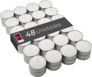 COM-FORT HOUSE- Velas Blancas | Pack velas de 48 Unidades | Velas de Té Calientaplatos | Tealight | 9 Horas de Duración | Velas Decorativas Sin Perfume |