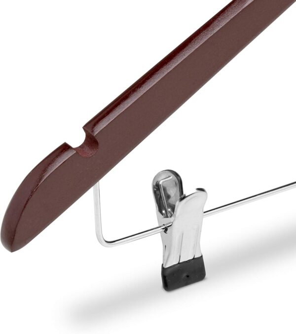 71Eq0qIJT2L._AC_SL1500_.jpg COM-FORT HOUSE | Percha de Madera con Pinzas de Metal | Color Nogal | Diseño Elegante | Gancho de Acero Inoxidable Giratorio | Pack de 12 Unidades de 45cm | Muescas para Tirantes |